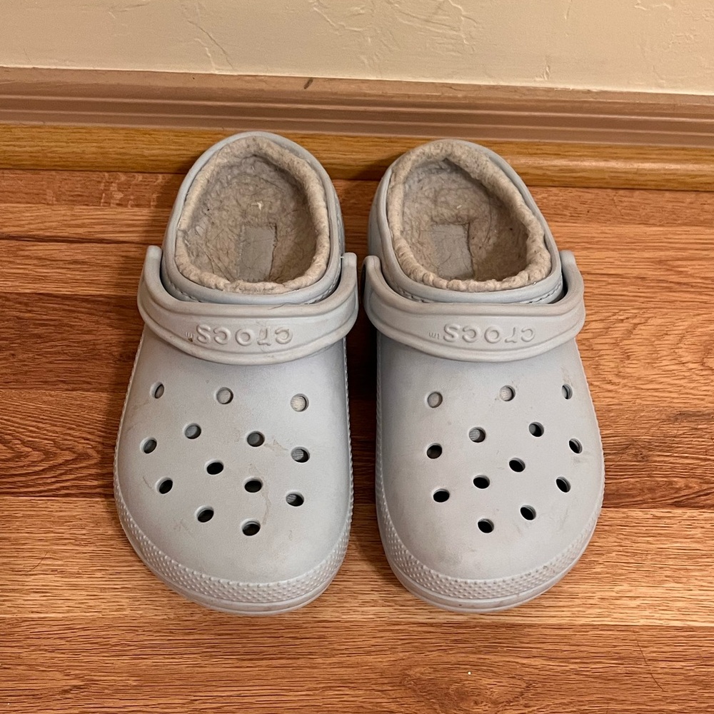 crocs